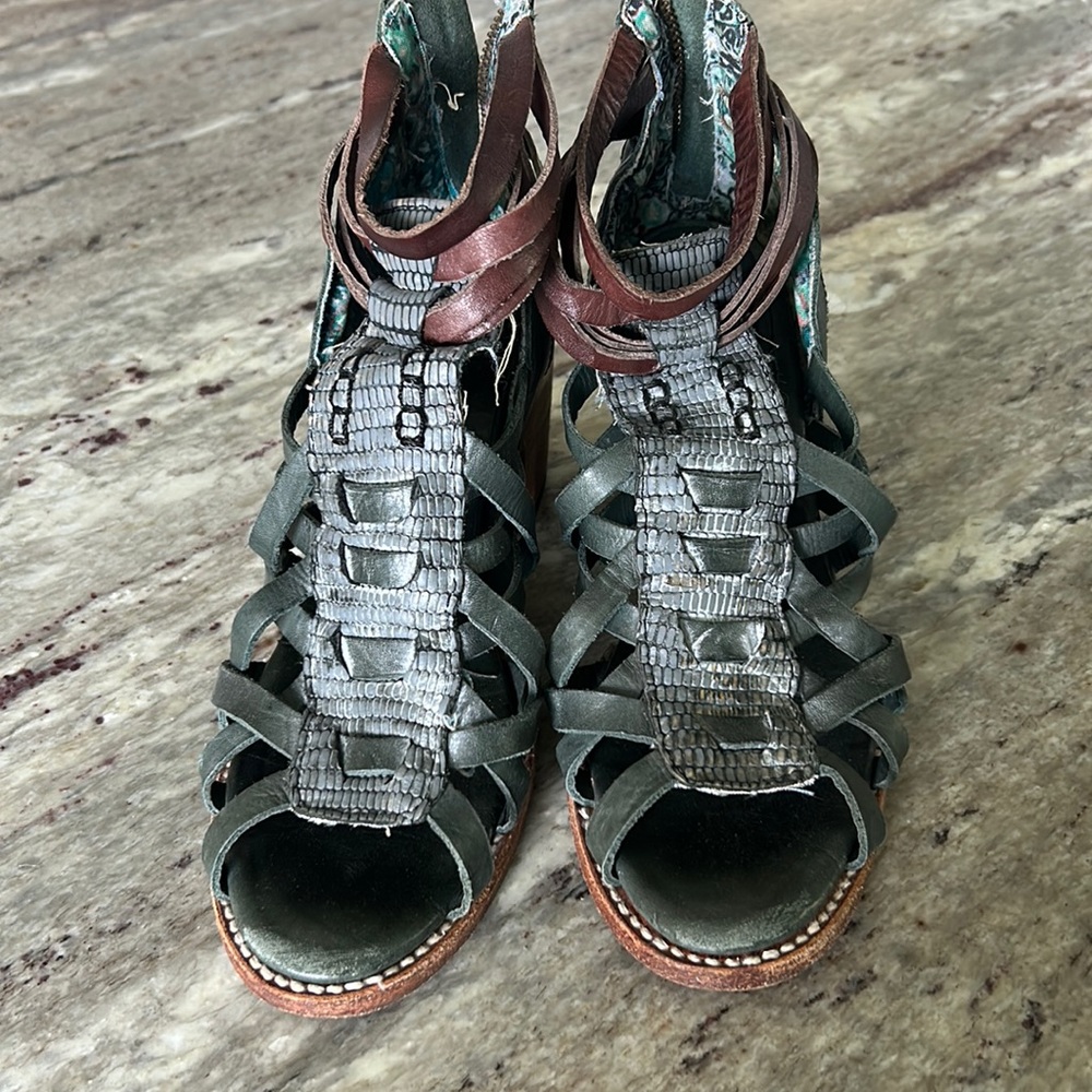 Freebird by Steven Olive Green and Brown Strappy Wedge Sandals
